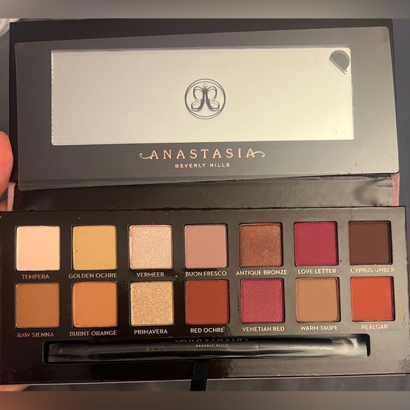 Anastasia Beverly Hills Vault Palette - Picture 4 of 7